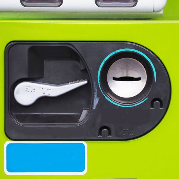 vending-machine-recycling-b